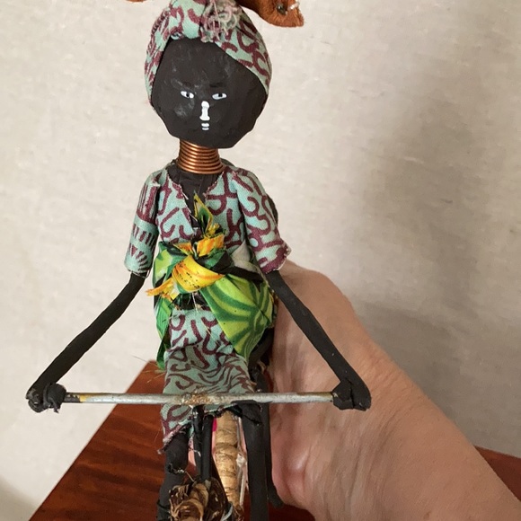Vintage hand made Jamaican folk art figurine - Picture 3 of 7